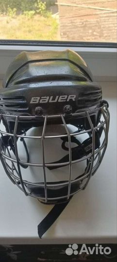 Хоккейный шлем