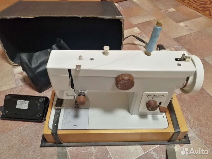 Швейная машина Чайка 134