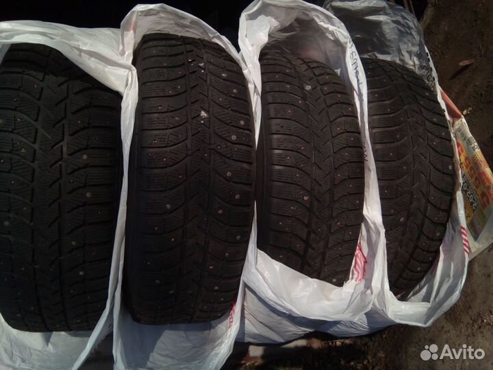 Bridgestone Ice Cruiser 7000 265/65 R17