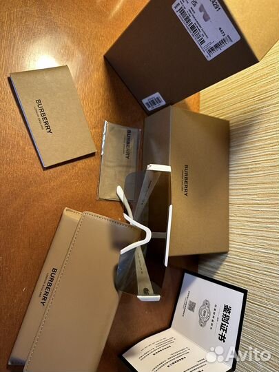 Солнцезащитные очки burberry