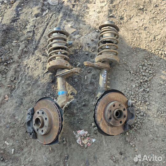 Передние стойки Opel Astra F