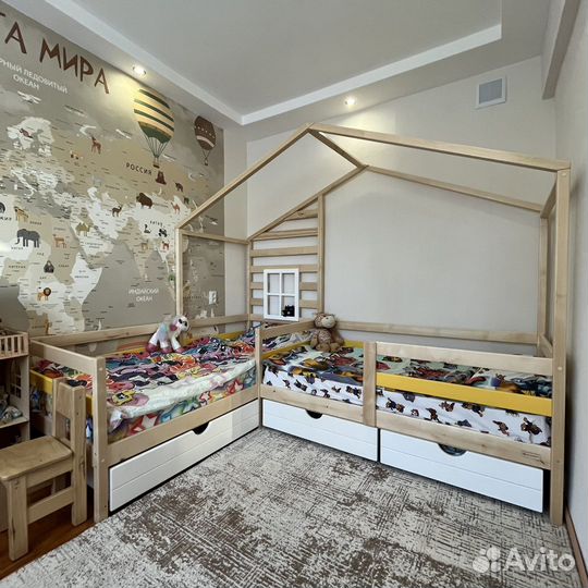 Кровать домик из массива для двоих детей