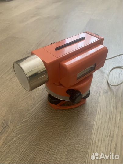 Светильник из нивелира