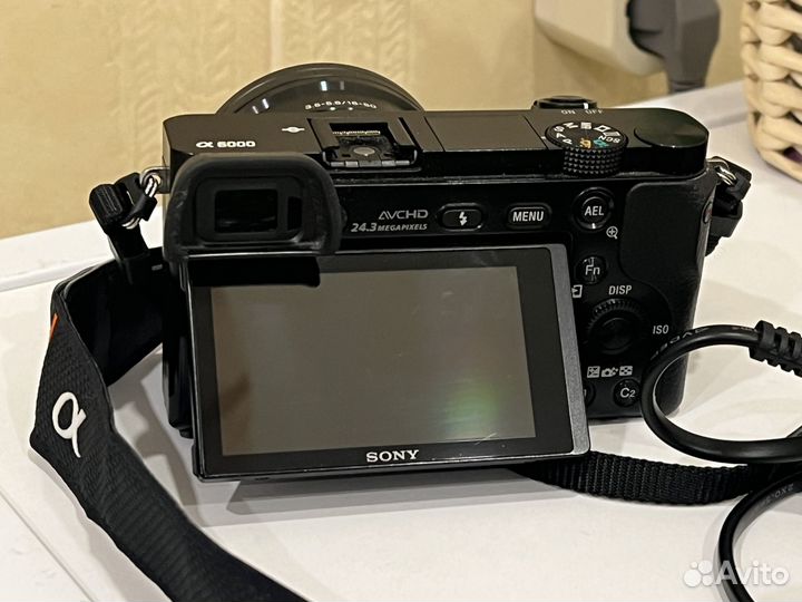 Фотоаппарат sony Alpha A6000 + Sony 1.8/35