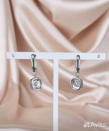 Украшение женщинам