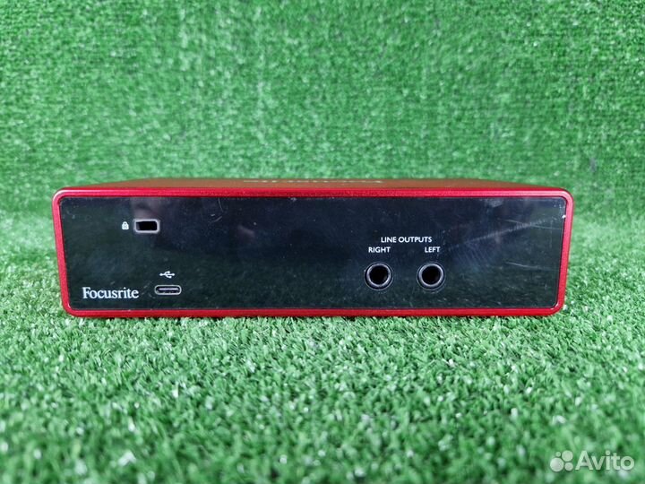 Звуковая карта Focusrite Scarlett 2i2 (3rd Gen)