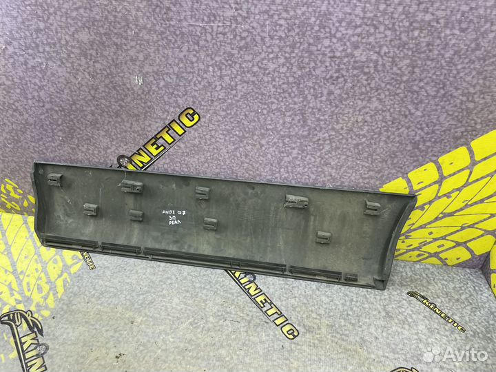 Накладка двери задней правой Ауди Audi Q7 4L