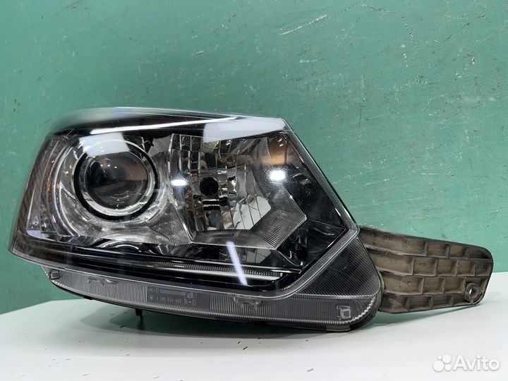 Фара правая Ксенон Skoda Yeti Рестайлинг 2013-2018