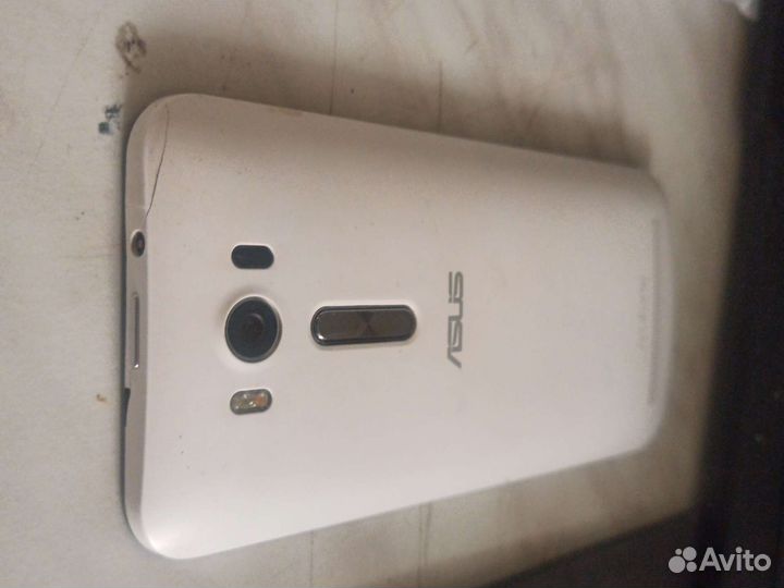 Забронирован Asus ZenFone 2 Lazer 2/8