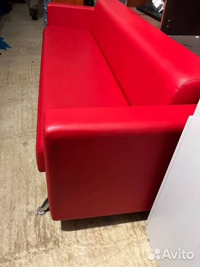 Кожаный диван раскладной бу