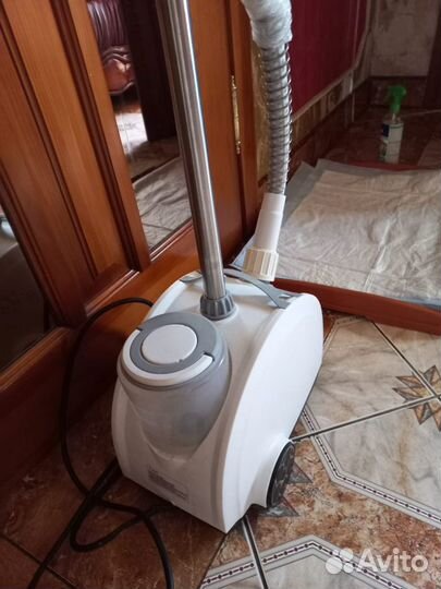 Отпариватель для одежды вешалка