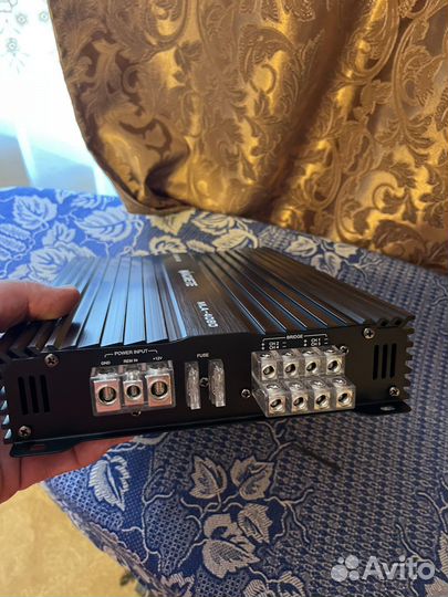 Усилитель 4х канальный Machete mla4080