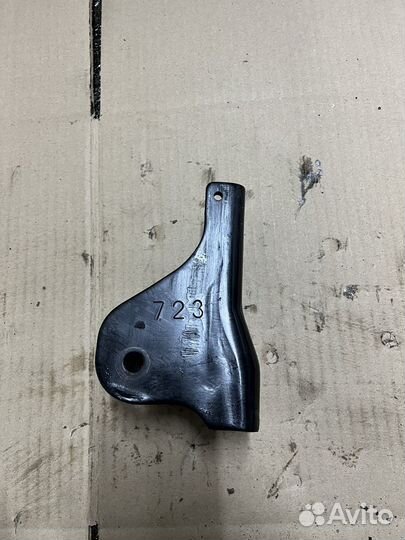 Кронштейн опоры двс lancer 9