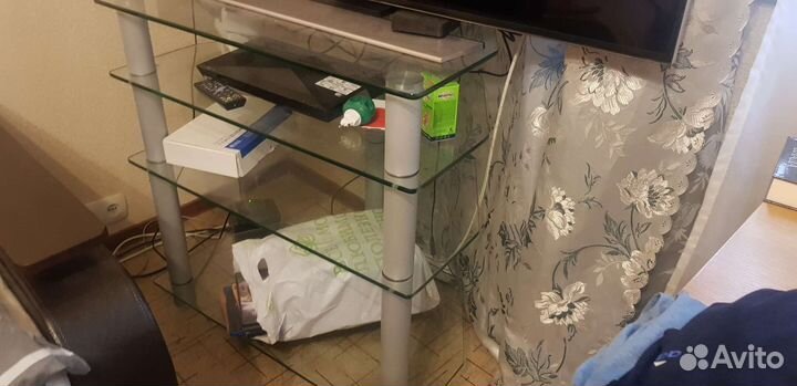 Стеклянная тумба