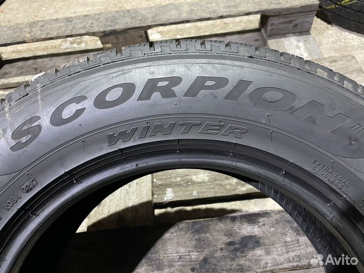 Pirelli Scorpion Winter 215/70 R16