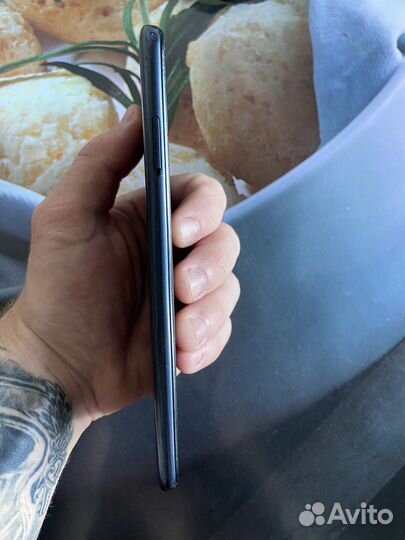 Продам телефон