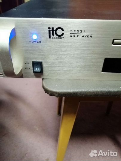 CD-проигрыватель itc escort t-6221