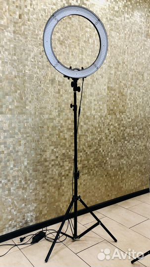 Кольцевая лампа RL-18 LED со штативом
