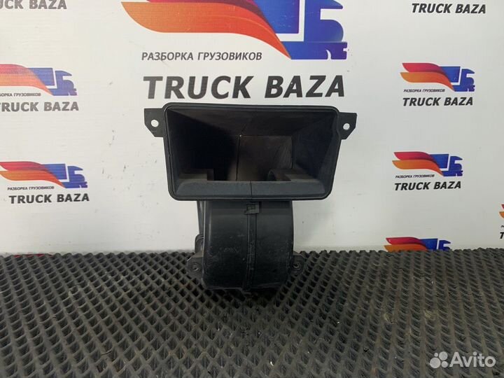 Кожух вентилятора отопителя