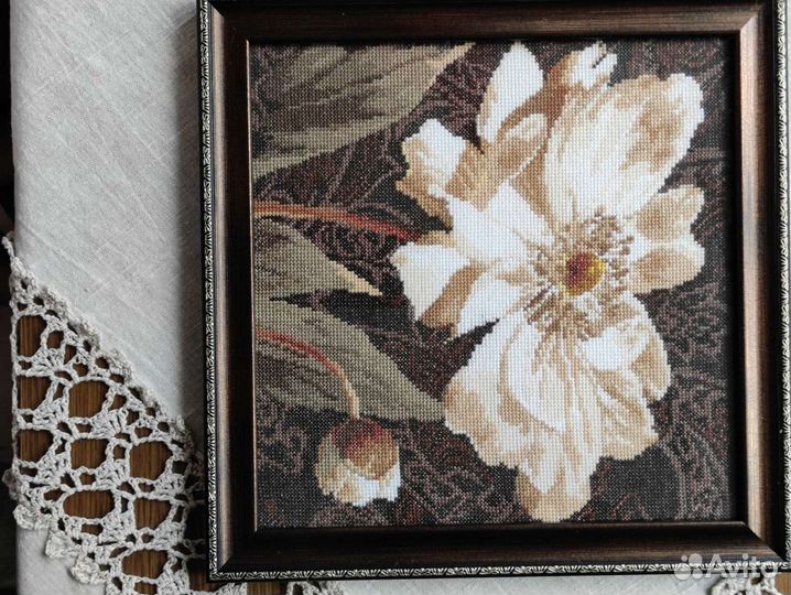 Картины вышиты крестиком