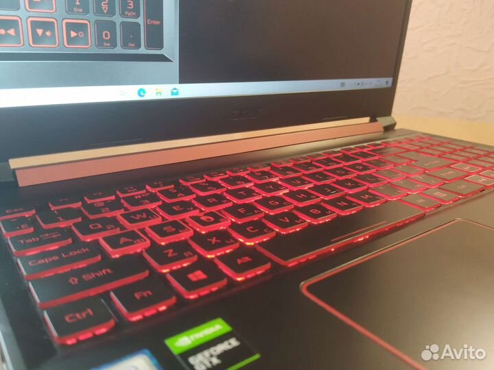 Мощный игровой ноутбук Acer nitro i7/GTX1650
