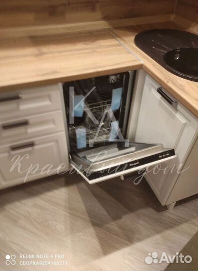 Угловой кухонный гарнитур в наличии