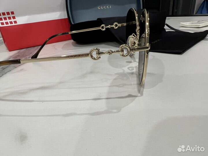 Солнцезащитные очки Gucci