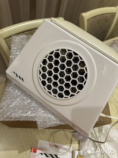 Пылесос настольный для манекюра MAX