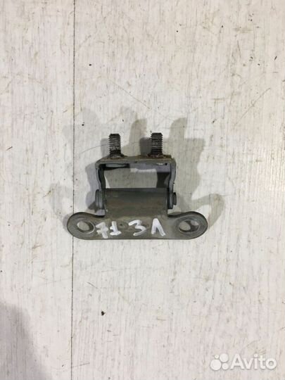 Петля крышки багажника toyota corolla 120 1.6 мт х