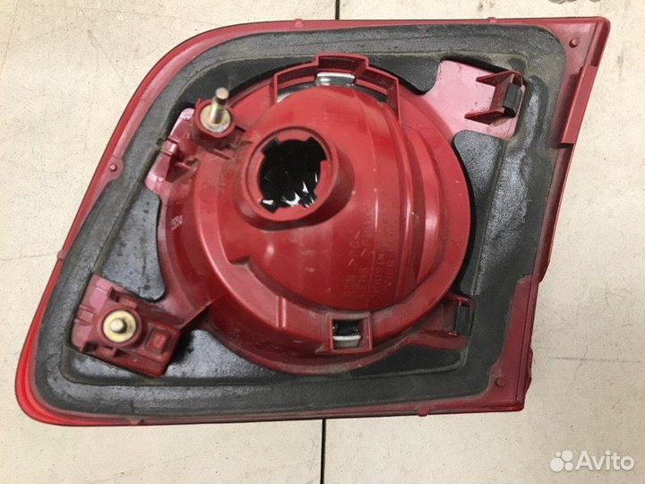 Фонарь В крышку багажника задний левый Mazda Mazda
