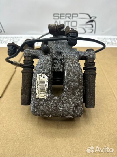 Суппорт задний левый Citroen Berlingo B9 DV6ated4