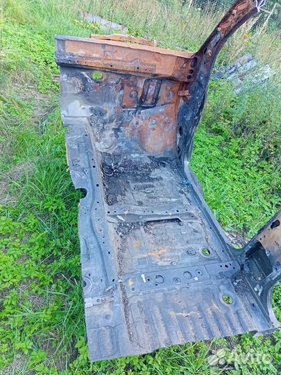 Передний правый лонжерон toyota land cruiser 200