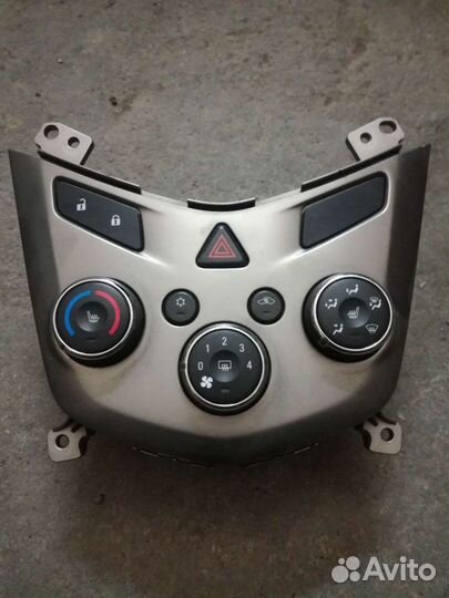 Блок управления отопителем шевроле авео т300