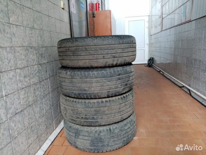 Goodyear EfficientGrip SUV 4x4 235/55 R19