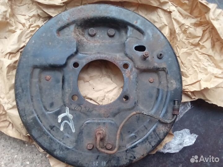 Тормозной механизм задний правый на Сузуки Гранд В