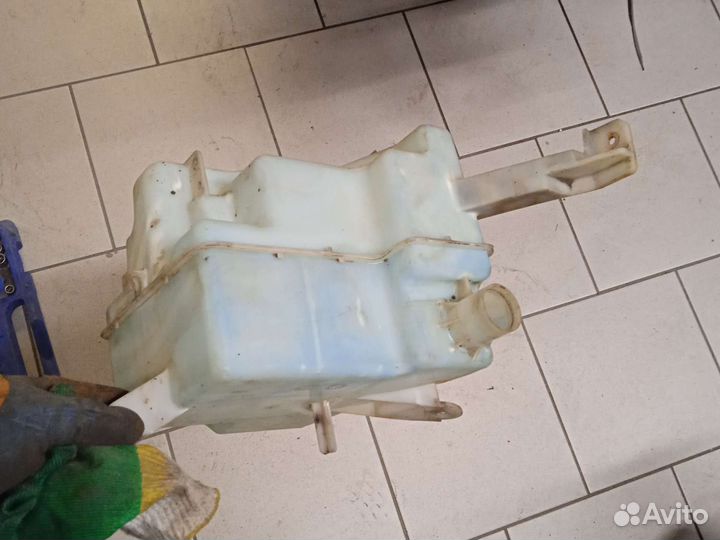 Бачок омывателя nissan teana j31