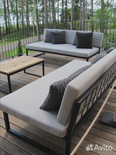 Садовая мебель из дерева и металла