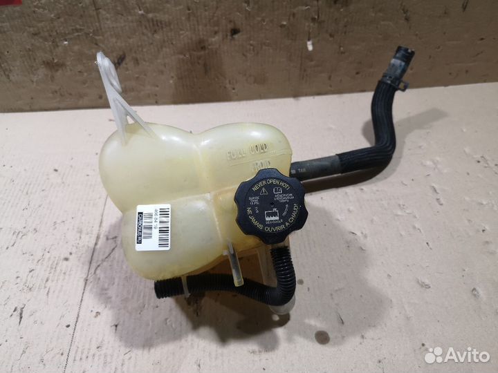 Бачок расширительный на Cadillac Cts