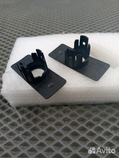 Кронштейн парктроника центральный Geely Emgrand SS