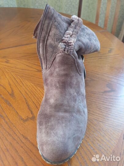 Зимние женские сапоги 38