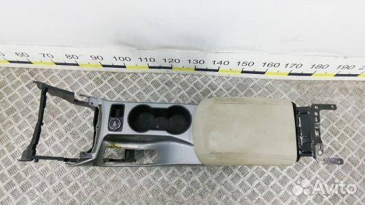 Подлокотник центральный ford escape 3 (83F07IX01)