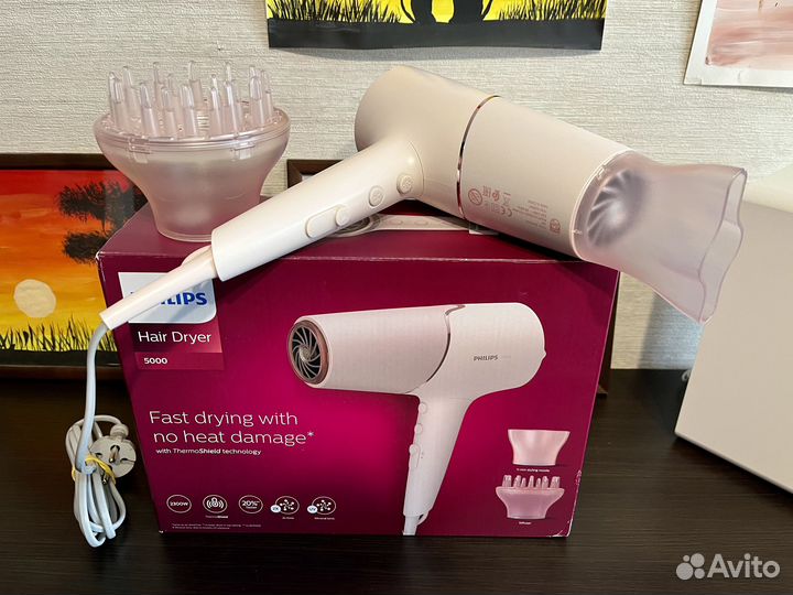 Фен для волос c ионизацией Philips BHD530