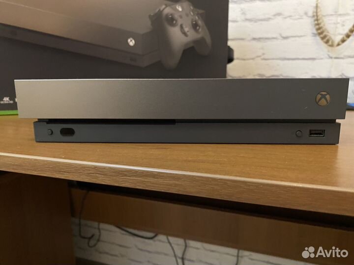 Xbox One X Gold Rush