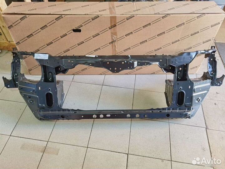 Панель передний Toyota Land Cruiser 200