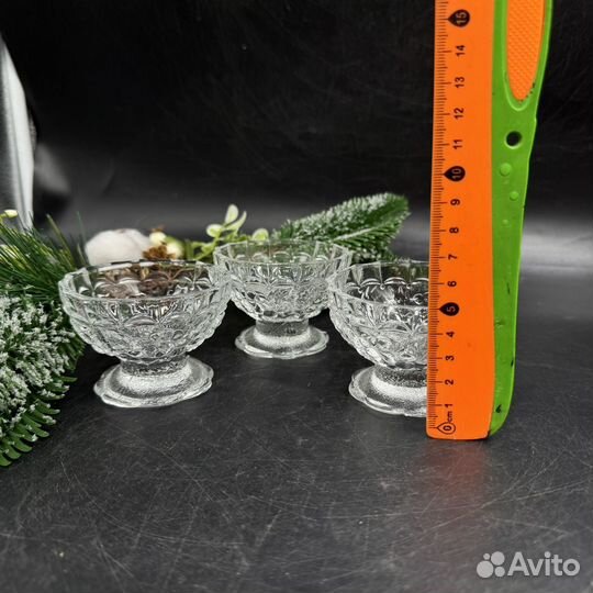 Ваза вазочка креманка винтажная на ножке стекло