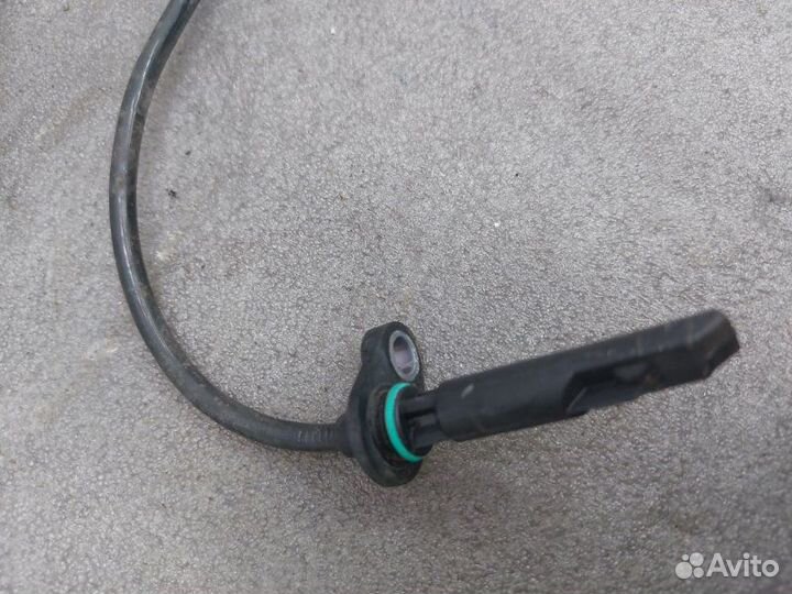 Датчик ABS передний левый Mercedes-Benz C-Class