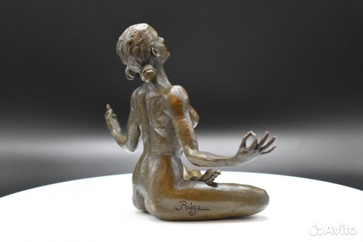 Бронзовая статуэтка 