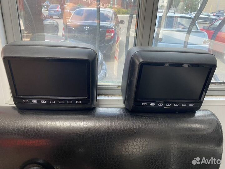 Подголовники с мониторами