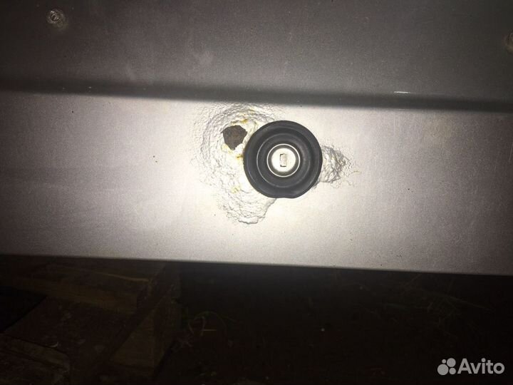 Крышка багажника мерседес 210