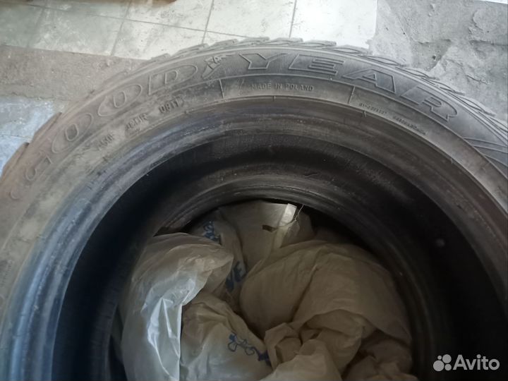 Goodyear UltraGrip Extreme 205/55 R16